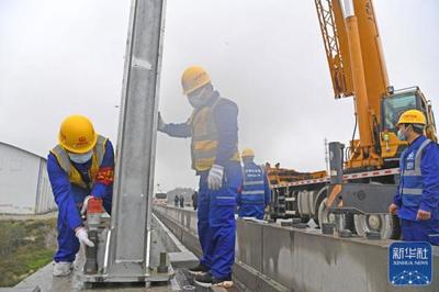 贵南高铁进入“四电”工程施工阶段